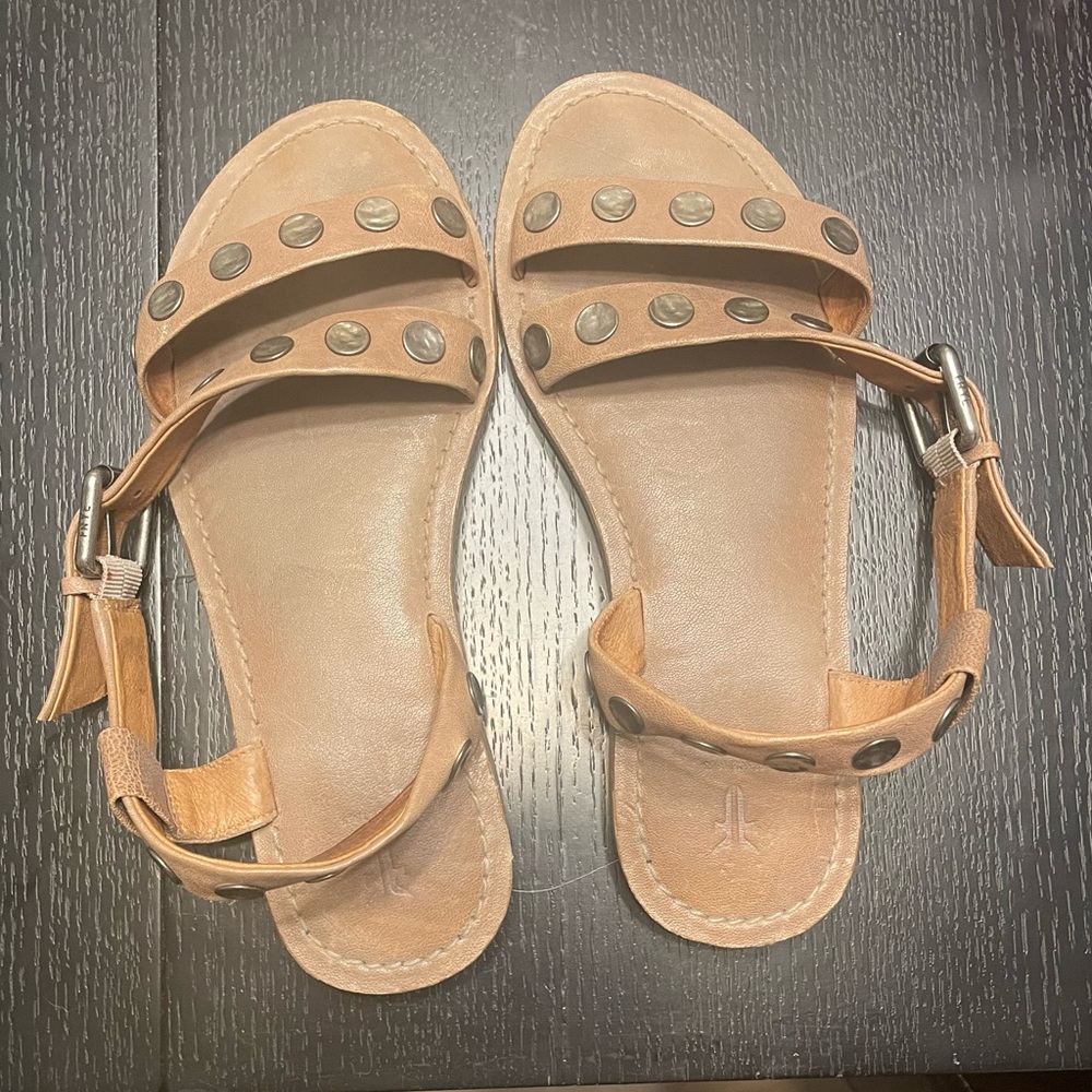 Frye Woman's Morgan Hammered Stud Sandal Grey, size 6